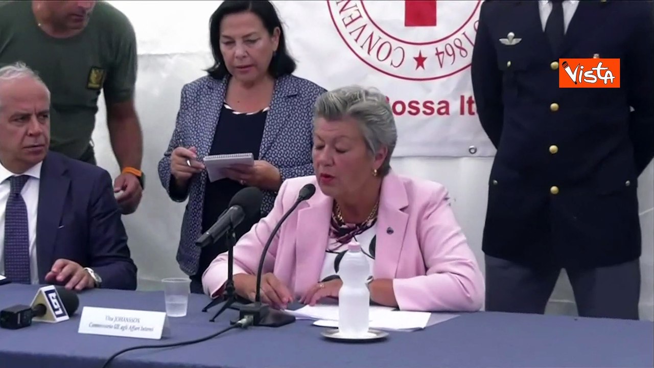 Commissaria Ue Johansson a Lampedusa: Grazie per quello che fate per accoglienza