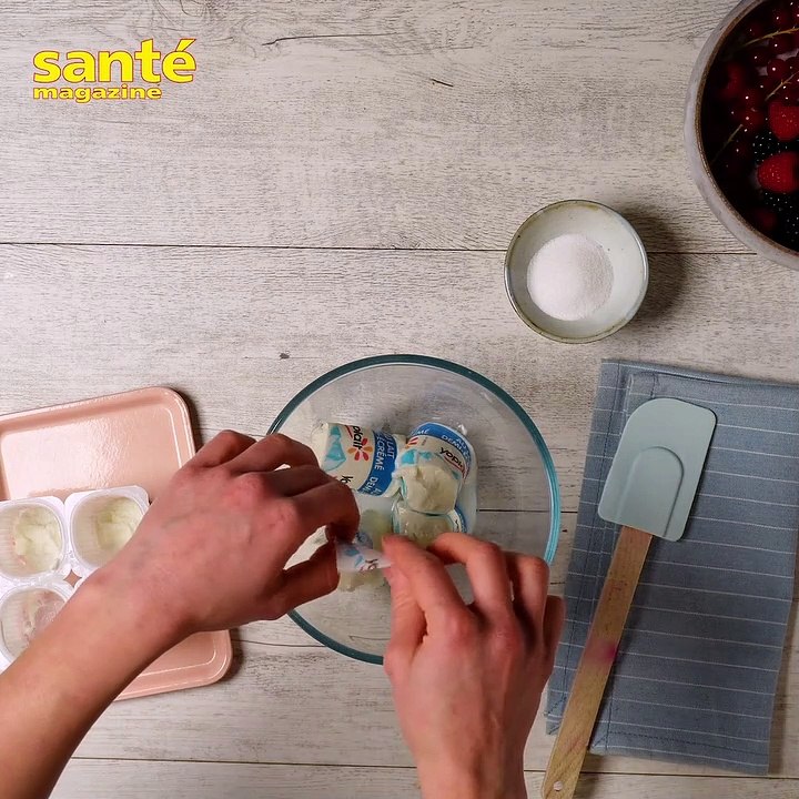 sam_j5_petits-suisses-glacés-aux-fruits-rouges (1080p)