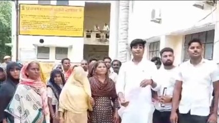 महोबा: डेयरी प्लान्ट के विरोध में उतरे लोग, डीएम को सौंपा ज्ञापन, जानें पूरा मामला