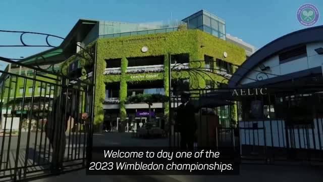 The Day at Wimbledon - Djokovic and Swiatek breeze through