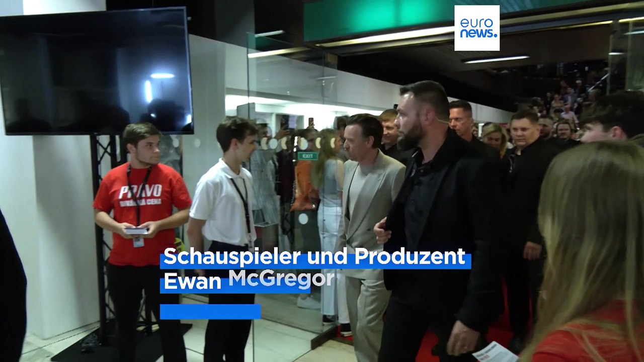 Vater und Tochter McGregor präsentieren 'You sing Loud, I sing Louder' in Karlsbad