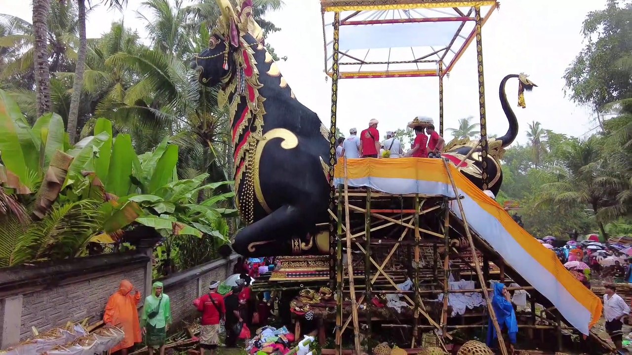 Upacara Ngaben Massal Ratusan Sawa (Jenazah) Keluarga Besar (Semeton) ARYA WANG BANG PINATIH, DALEM BEDAHULU, ARYA SUKAHET, Desa Adat Angantelu, Antiga, Karangasem, Bali