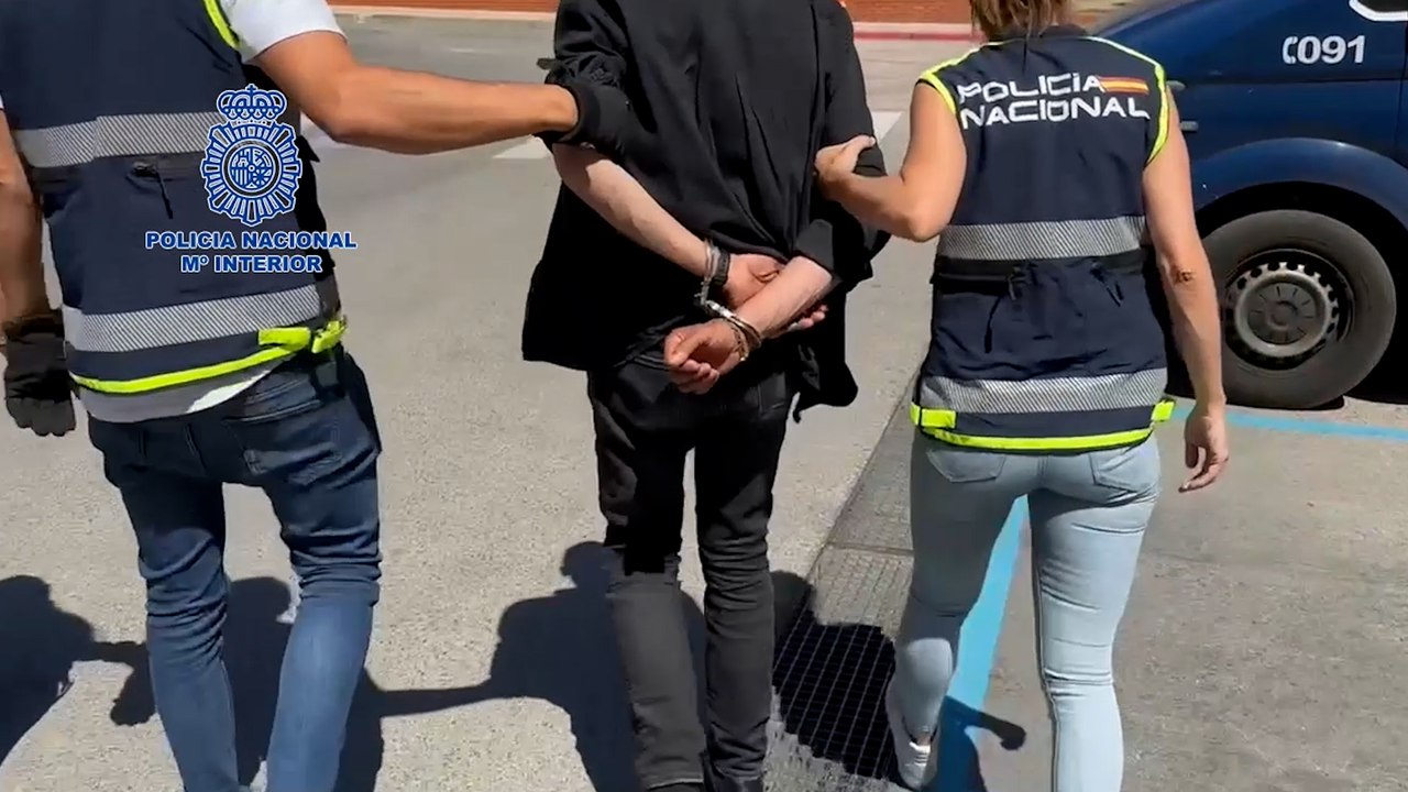 Detenido el autor del asesinato de una mujer en Tirso de Molina - Vídeo ...