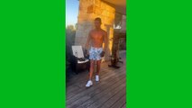 Cristiano Ronaldo compartilha treino em casa e viraliza com dancinha nas férias