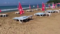 L'exploitant de la plage s'est révolté après avoir vu les ordures sur la plage publique