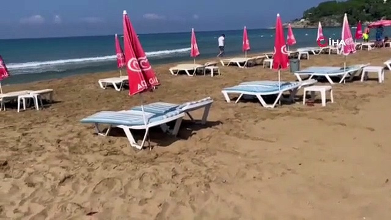 L'exploitant de la plage s'est révolté après avoir vu les ordures sur la plage publique