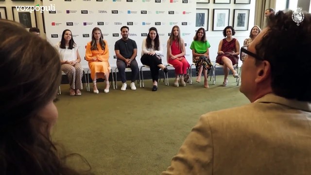 La princesa Leonor y la infanta Sofía mantienen una reunión con la Fundación Princesa de Girona y con jóvenes de varios de sus programas