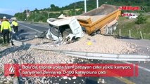 Freni patlayan kamyon toprak yoldan D-100 karayoluna uçtu: 2 yaralı