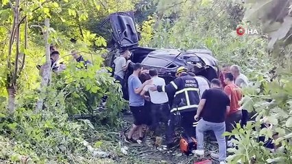 Otomobil yayaya çarpıp devrildi: 1 ölü, 3 yaralı