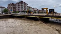 Sel suları kenti susuz bıraktı
