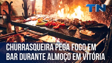 Churrasqueira pega fogo em bar durante almoço em Vitória