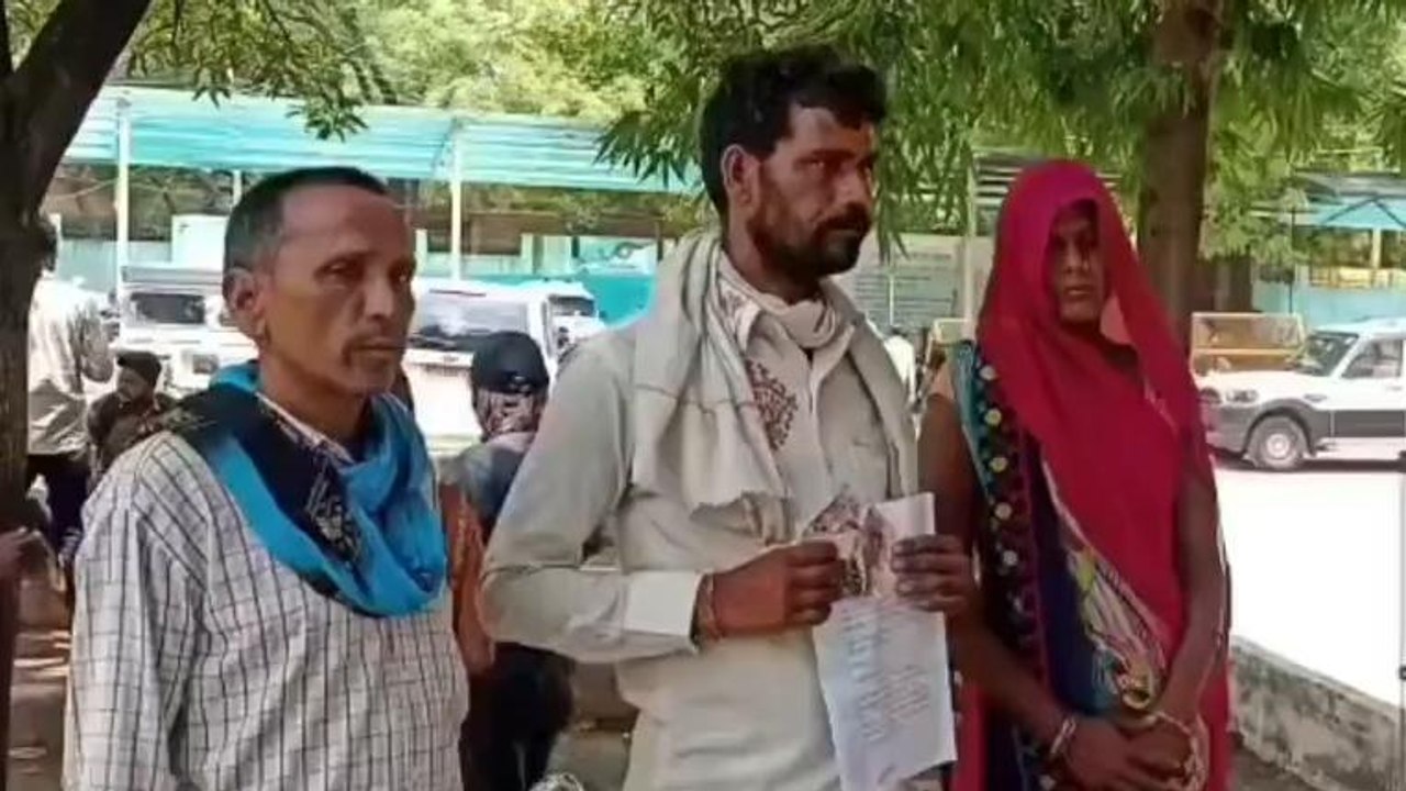 नरसिंहपुर: पत्नी कर रही प्रताड़ित, पति लगा रहा न्याय की गुहार, जानिए पूरा मामला