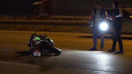 Kendisi için düzenlenen doğum günü kutlamasına giderken motosikletle devrildi: 2 ölü