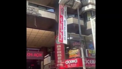 Basmane'de Arapça tabelalar tek tek kaldırıldı