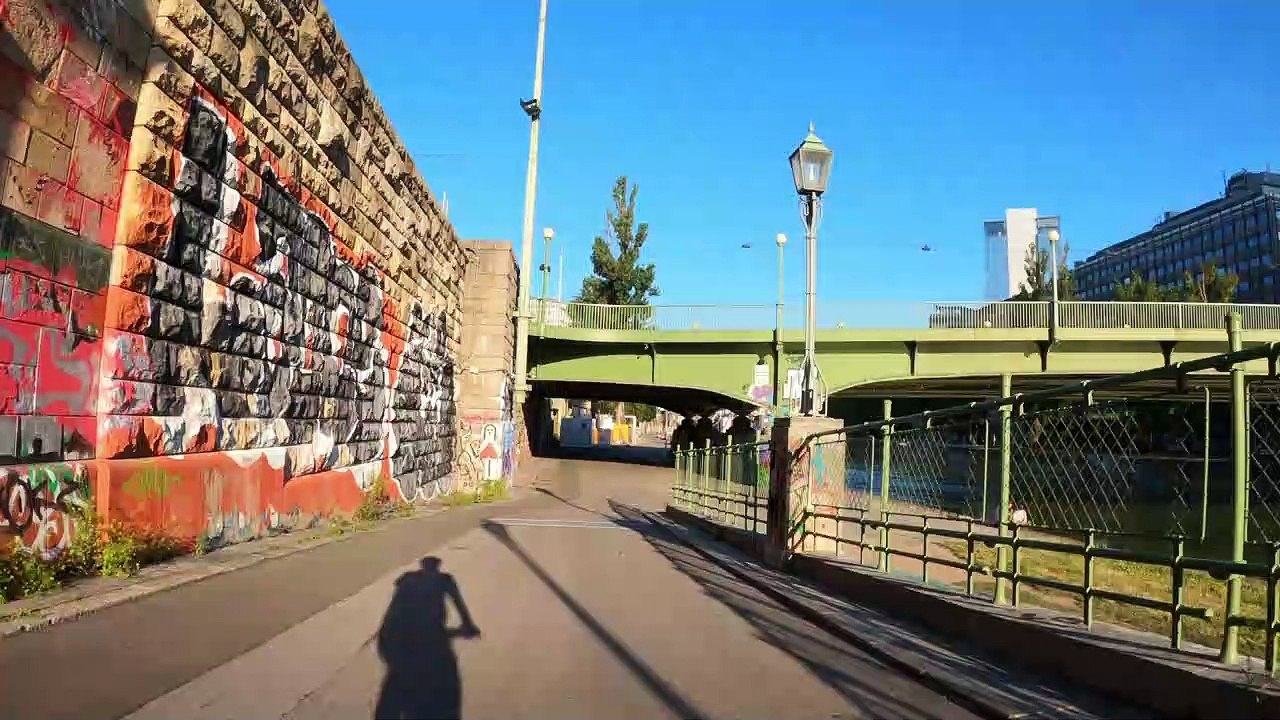 Mit dem Rad den Donaukanal entlang: Urania bis Augartenbrücke