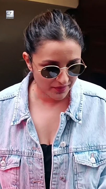 Parineeti Chopra flashes her cute smile 