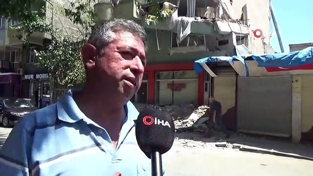 Depremde arkaya eğim alan apartman mahalle sakinlerini tedirgin ediyor