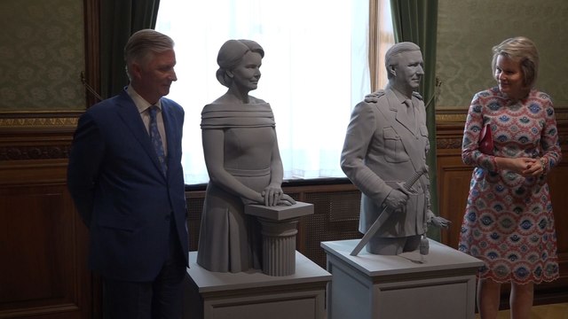 Les sculptures du couple royal inaugurées au Sénat