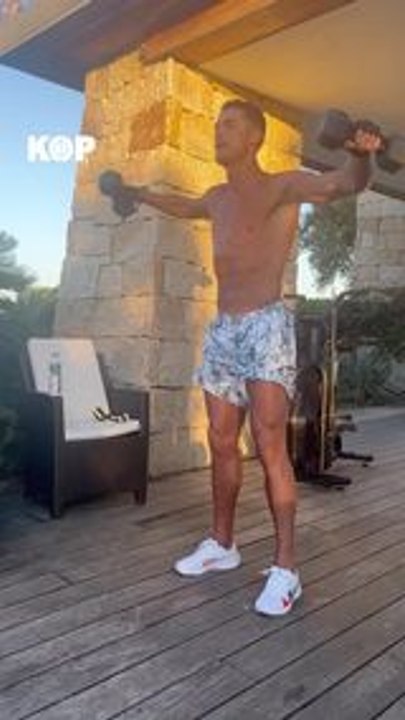 Cristiano Ronaldo se prépare pour la saison ! ⚽️@cristiano #cristianoronaldo #cr7 #football