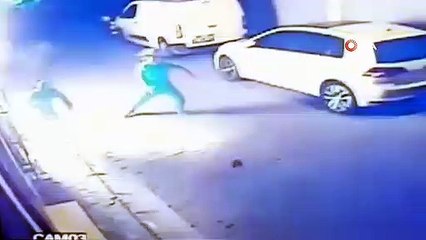 Kuaföre molotoflu saldırı kamerada