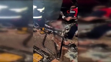 Tıra çarpan minibüsün sürücüsü feci şekilde can verdi