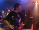 Johnny Hallyday chante Le bon temps du rock'n'roll lors de sa dernière à Bercy (04.10.1990)