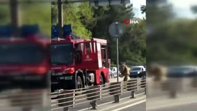 İstanbul'da otomobil alev topuna döndü... Vatandaş o anları haber spikeri gibi anlattı