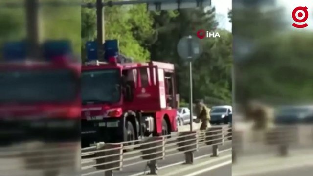 İstanbul’da otomobil alev topuna döndü: Vatandaş haber spikeri gibi olayı anlattı