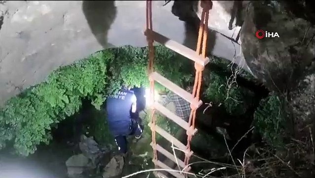 Kuyuya düşen yavru kartal itfaiye ekiplerince kurtarıldı