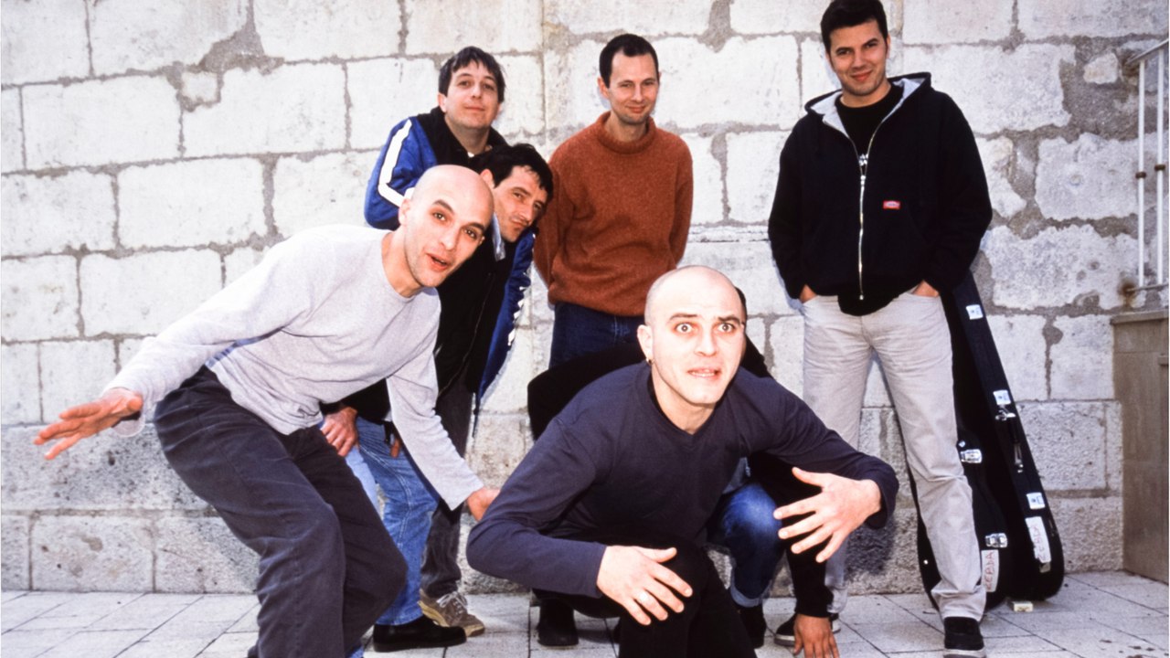VOICI - Les tubes qui ont fait nos étés : pourquoi Tomber la chemise a été un "traumatisme" pour le groupe Zebda ?