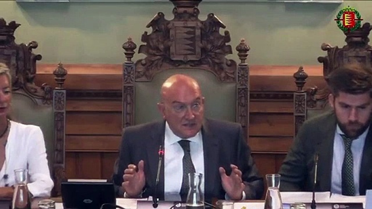 Carnero replica al PSOE: "Voy a ser alcalde a tiempo completo"