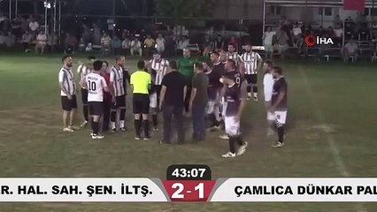 Le terrain était confus, l'arbitre a quitté le match