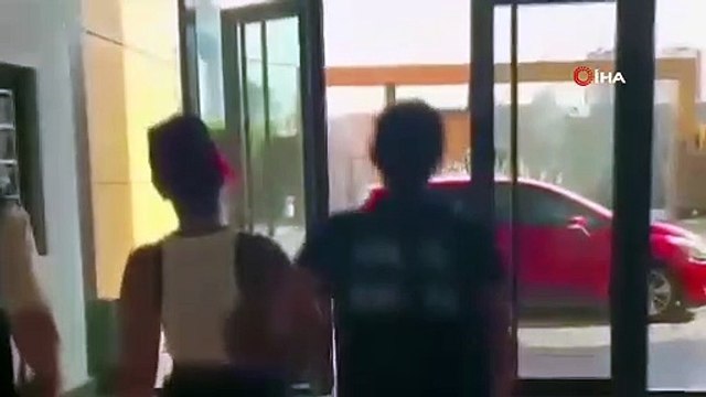 Rap şarkıcısı Asya Alizade imza şartına uymadığı için bir kez daha gözaltına alındı