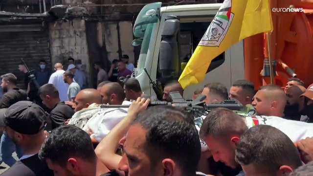 شاهد: جنين تشيع قتلاها الذين قضوْا جراء الحملة العسكرية الإسرائيلية الواسعة