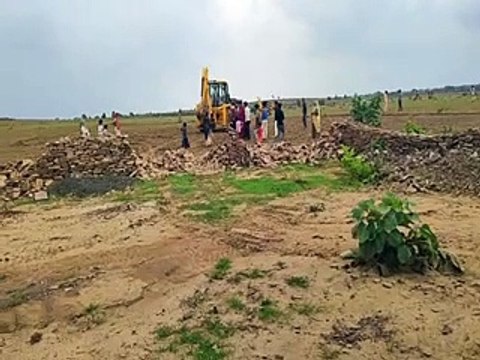 कस्बाथाना में प्रशासन का चला पीला पंजा, चरागाह से हटाया अतिक्रमण