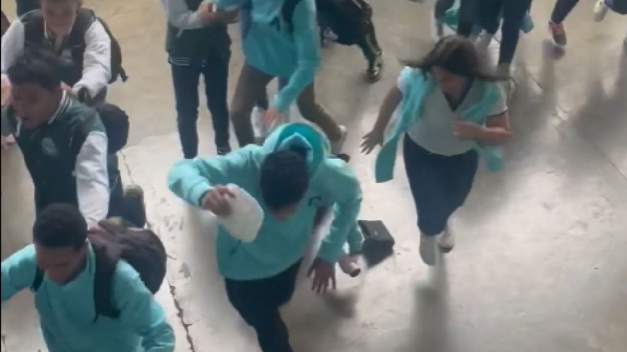 Students form a stampede when the last bell rings *High School Memories ...