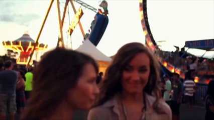 Rollercoaster Mechanical Failure Leaves Passengers Hanging Upside Down, Awaiting Rescue