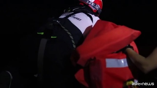 Migranti, 196 persone salvate in poche ore dalla nave Geo Barents