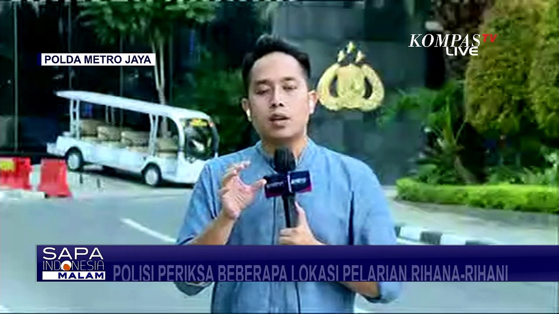 ⁣Polda Metro Jaya Sita Barang Bukti Penipuan Si Kembar, Sofa Hingga Rak Sepatu Diangkut Polisi