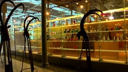 FESHANE'DE SERGİLENEN HEYKELİN TAHRİP EDİLMESİNE PROTESTO