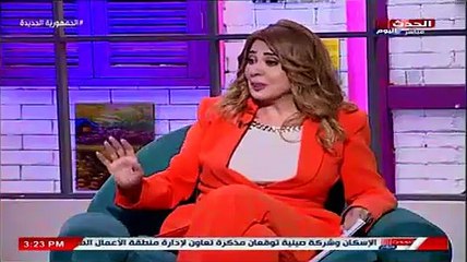 شاهد: أسد يهاجم مادلين طبر على الهواء خلال أولى حلقات برنامجها