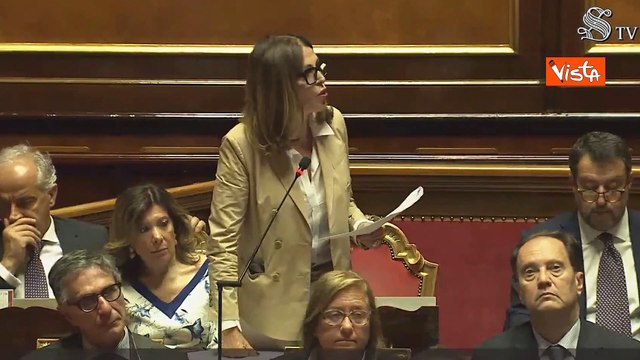 Santanch?: Chi oggi mi critica, ieri mi chiamava per prenotare al Twiga