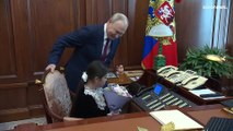 فتاة بعمر الـ 8 سنوات فشلت في لقاء بوتين في داغستان فبكت.. فاستدعاها إلى الكرملين