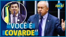 Deputado vai para cima de petista em confusão na Câmara