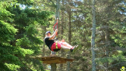 Folie boréale, entre Tyrolienne et saut à l’élastique