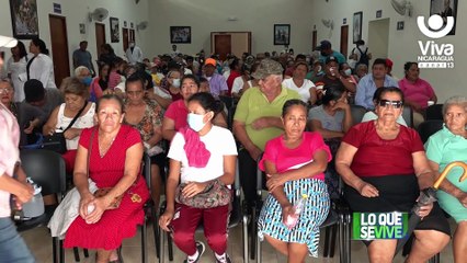 Atienen a adultos mayores en medicina natural en el Centro de Atención Porfirio García
