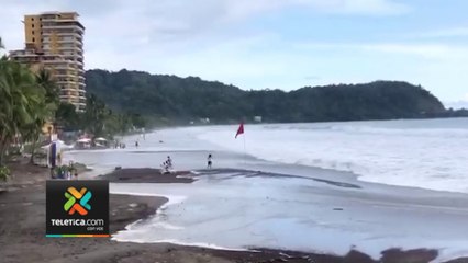 tn7-Olas-de-más-de-3-metros-se-registran-en-Garabito-y-otros-sectores-del-Pacífico-050723