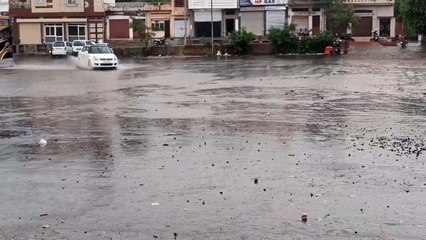 चार दिनों की उमस के बाद बरसे बदरा