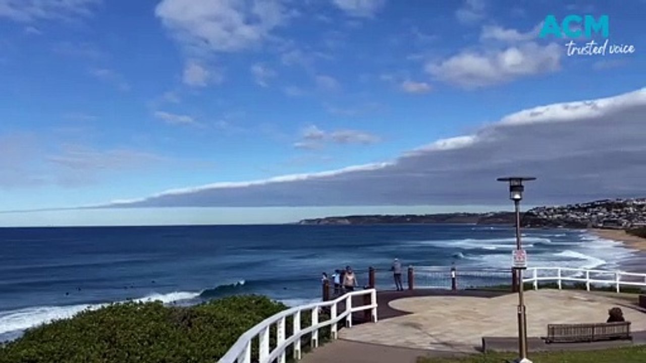 Spectacular cloud rolls over Newcastle