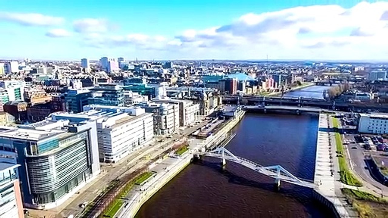 Dieser Mann Lebte 18 Jahre Lang Im Flughafen Von Paris